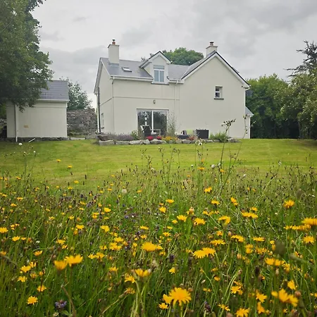 Atlantic Way - Peaceful Connemara Retreat Near Aran Islands Holiday home